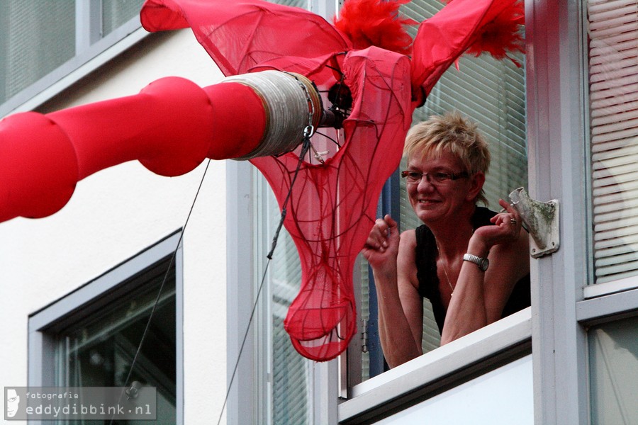 2012-07-07 Compagnie Off ism Theaterschip Drost van Salland - Les Girafes (Deventer Op Stelten) 009